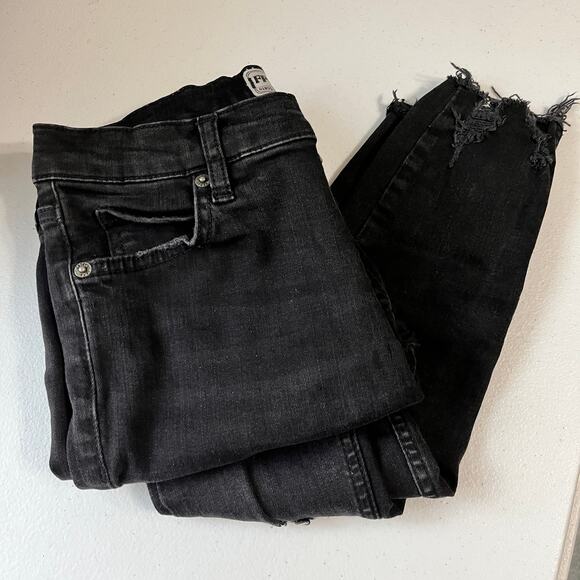 Free People Distressed BNlack Skinny Jeans Raw Hem Size 26 - Picture 1 of 7